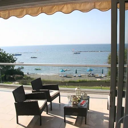 River 201 On The Beach Appartement *